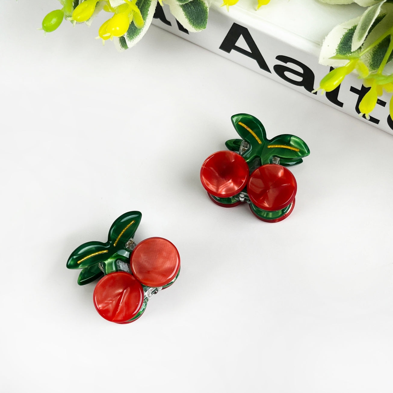 SSR Acetate Mini Cherry Claw Clip