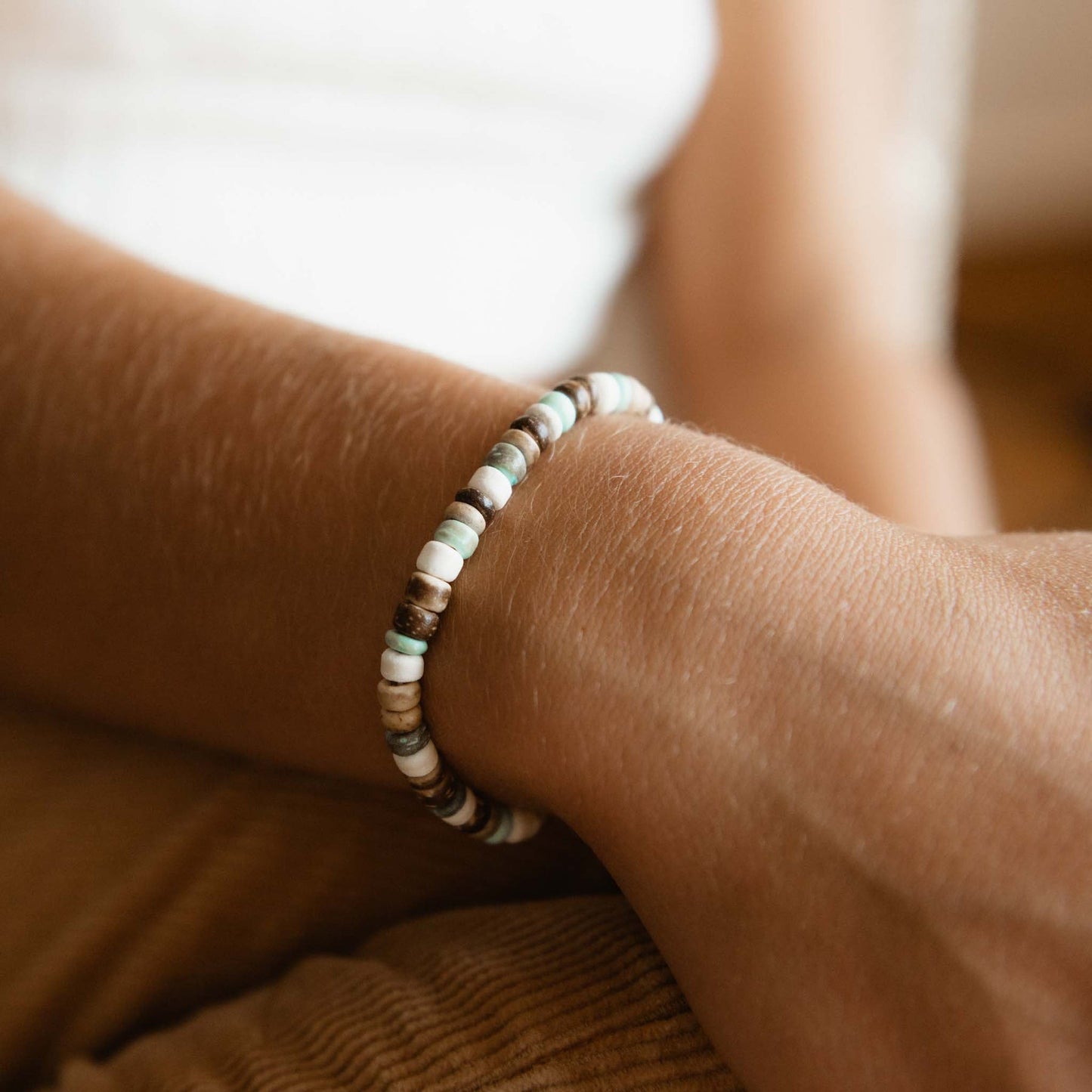 Pineapple Island Laut Turquoise & Wood Bracelet - Turquoise Multi