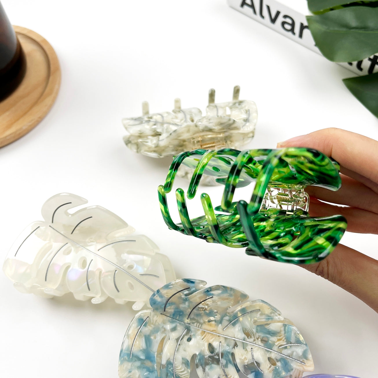 SSR Leaf Hair Claw Clip - Green