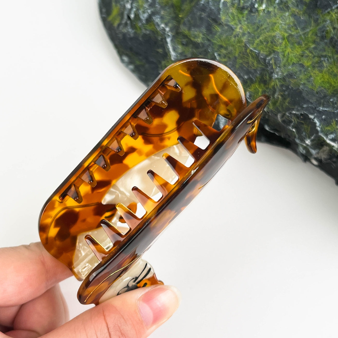 SSR Acetate Sea Otter Hair Claw Clip