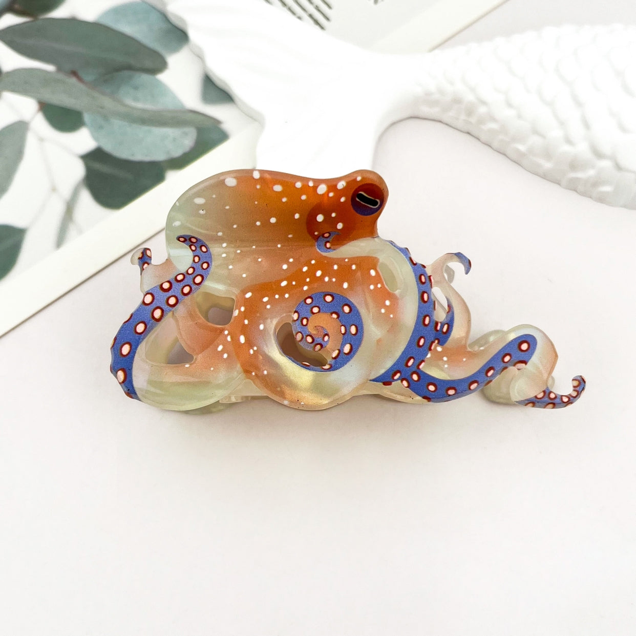 SSR Blue Ring Octopus Hair Claw Clip - White