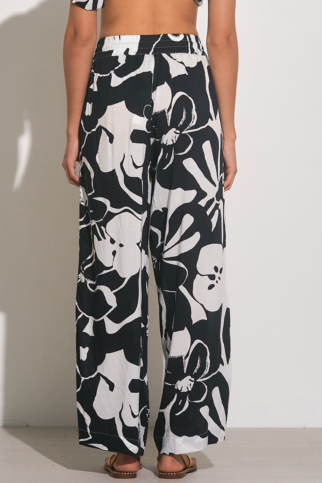 Elan Black Hibiscus Wide Leg Pants - Black Hibiscus