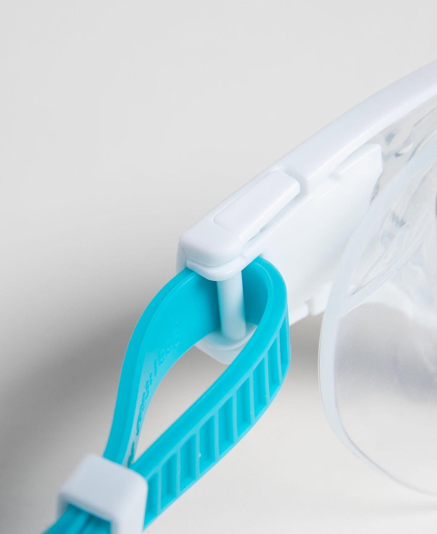 Arena The One Junior Swim Mask Age 6-12 - Clear/White/Lt Blue