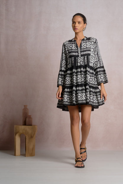 Elan Long Sleeve A-Line Short Dress - Black/White